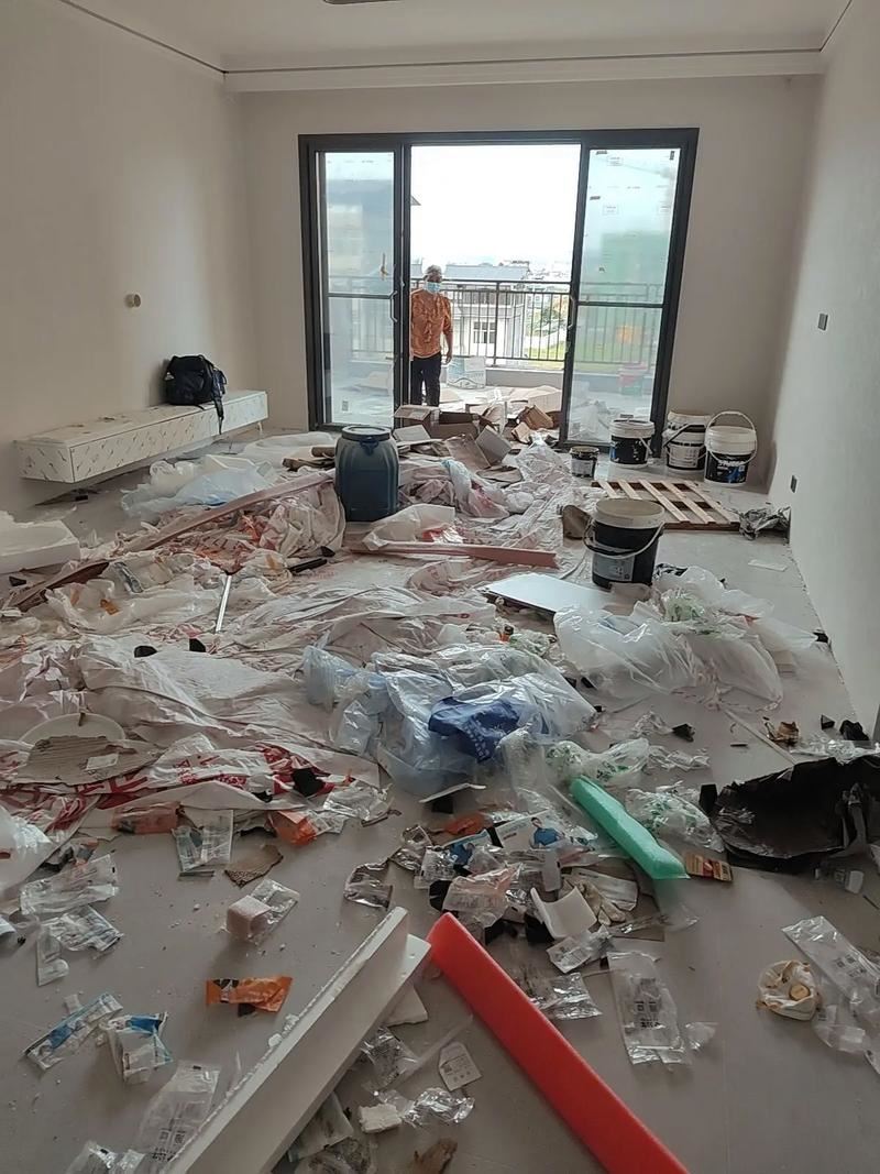 家庭、工别墅,复式楼、写字楼、办公楼、商厦、宾馆、酒店及大中小型建筑物的全面开荒保洁、地毯清洗、地板